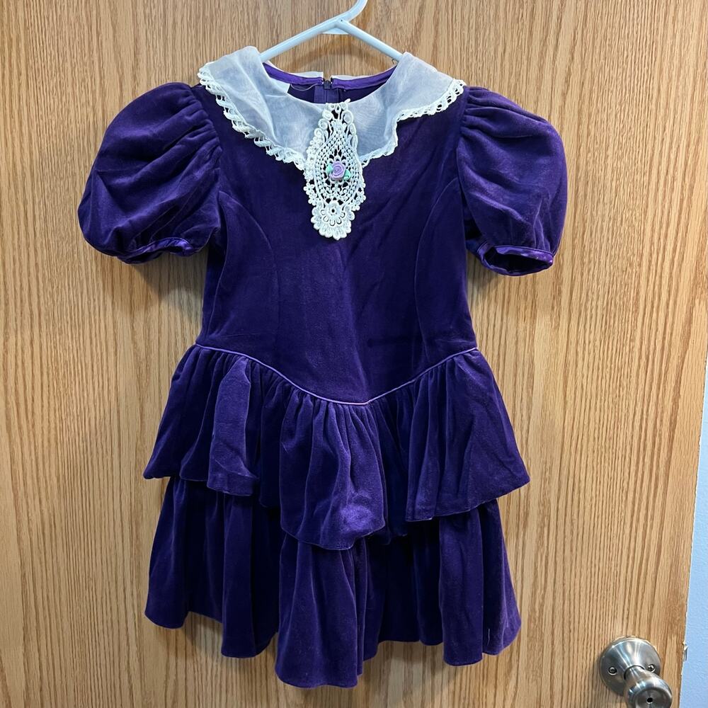 Vintage Leslie Fay Girls Purple Velvet Dress Size 5 Puffy Sleeves Lace Detail